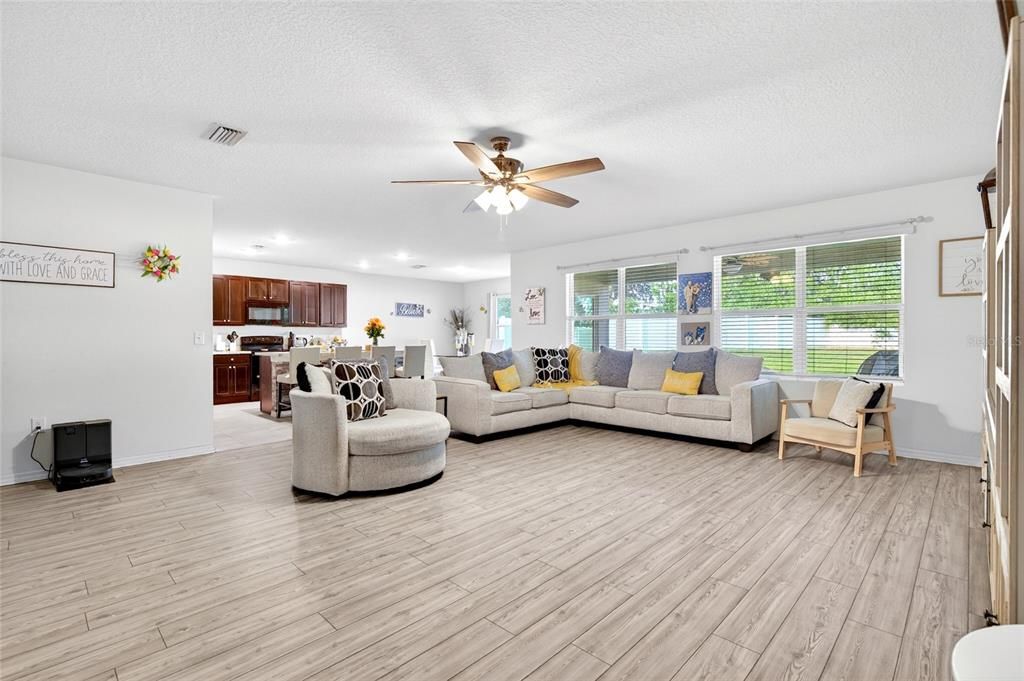 For Sale: $365,000 (4 beds, 2 baths, 2319 Square Feet)