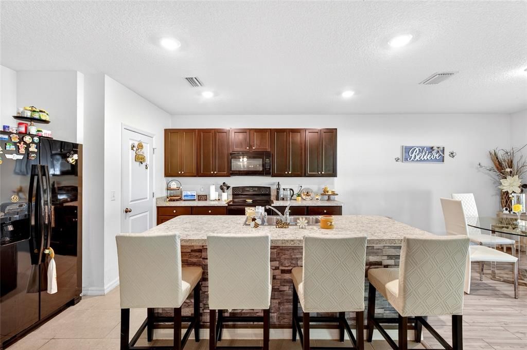 For Sale: $365,000 (4 beds, 2 baths, 2319 Square Feet)