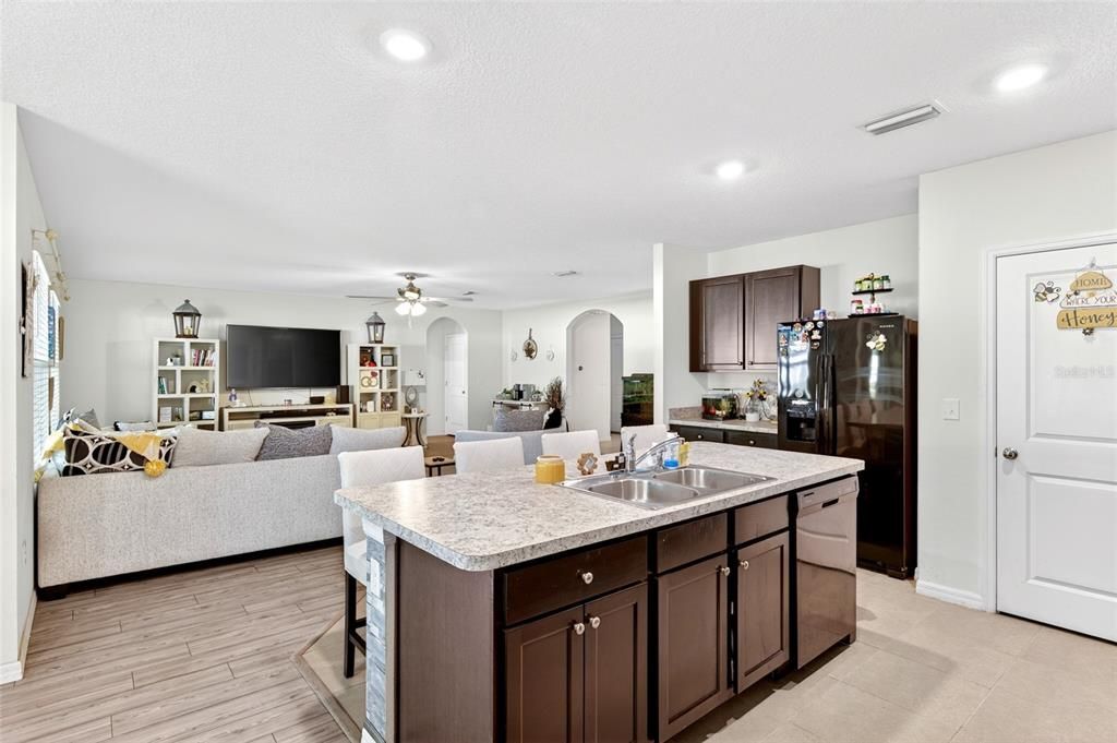 For Sale: $365,000 (4 beds, 2 baths, 2319 Square Feet)
