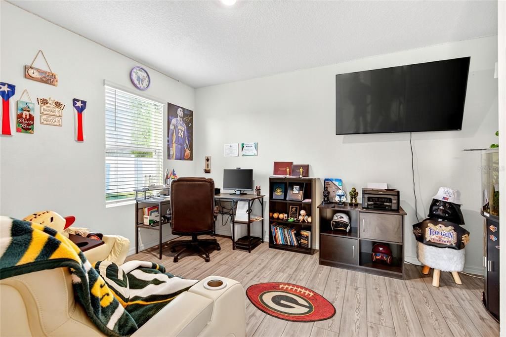 For Sale: $365,000 (4 beds, 2 baths, 2319 Square Feet)