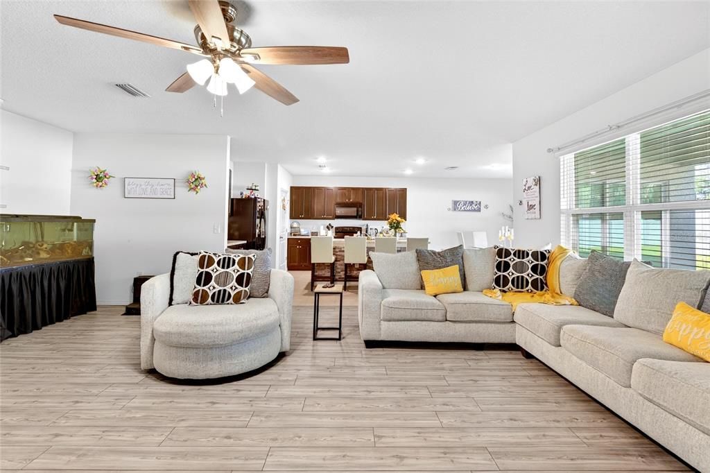 For Sale: $365,000 (4 beds, 2 baths, 2319 Square Feet)