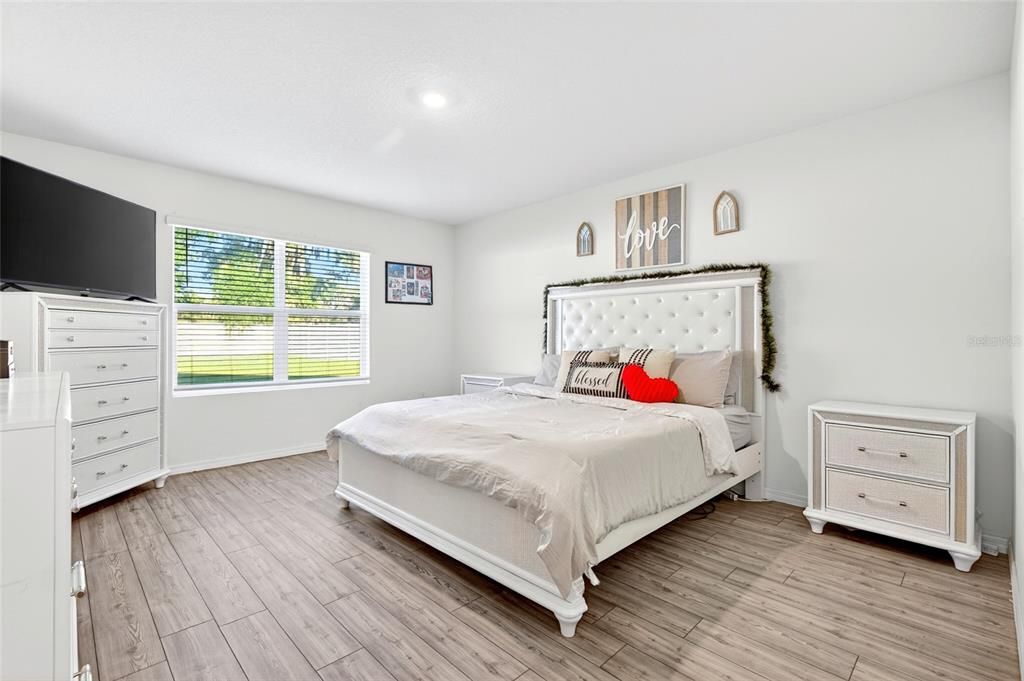 For Sale: $365,000 (4 beds, 2 baths, 2319 Square Feet)