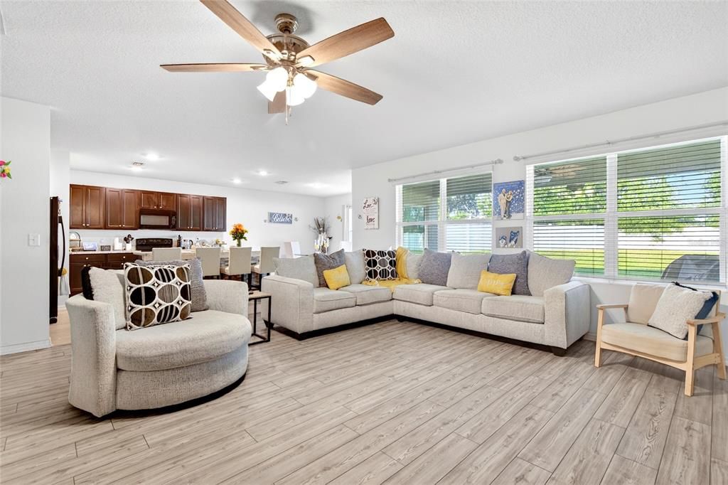 For Sale: $365,000 (4 beds, 2 baths, 2319 Square Feet)