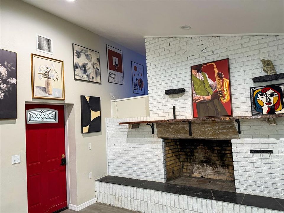 For Rent: $3,525 (3 beds, 3 baths, 2630 Square Feet)