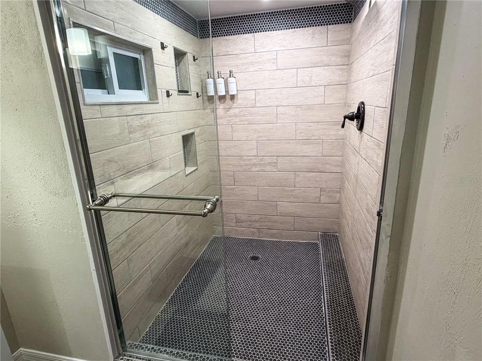 For Rent: $3,525 (3 beds, 3 baths, 2630 Square Feet)