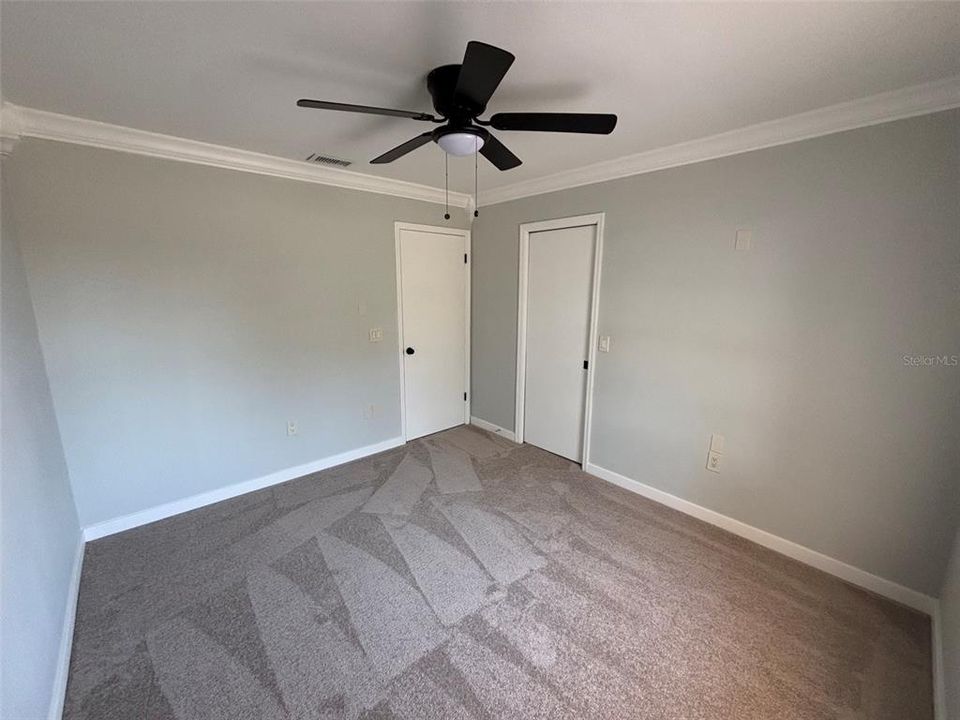 Activo con contrato: $364,500 (4 camas, 2 baños, 1963 Pies cuadrados)