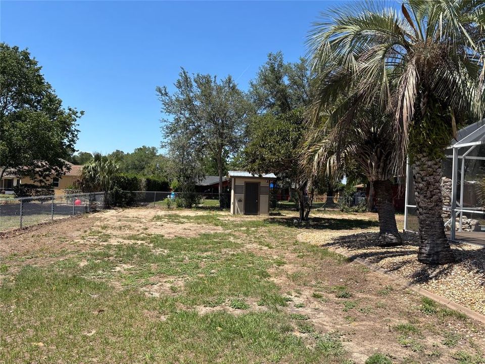 Activo con contrato: $364,500 (4 camas, 2 baños, 1963 Pies cuadrados)