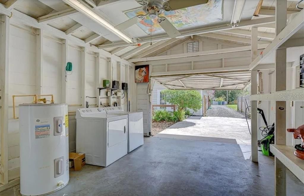 Activo con contrato: $360,000 (2 camas, 1 baños, 864 Pies cuadrados)