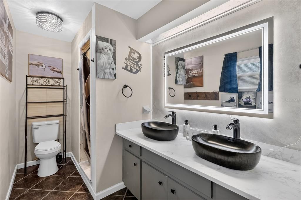 Activo con contrato: $370,000 (4 camas, 2 baños, 1668 Pies cuadrados)