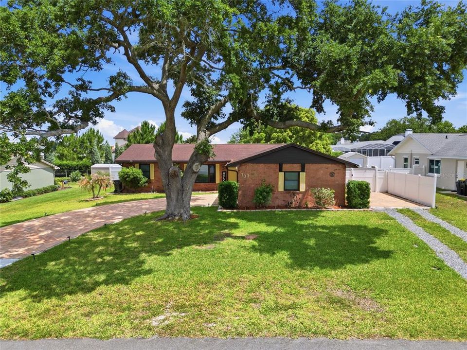 Activo con contrato: $370,000 (4 camas, 2 baños, 1668 Pies cuadrados)