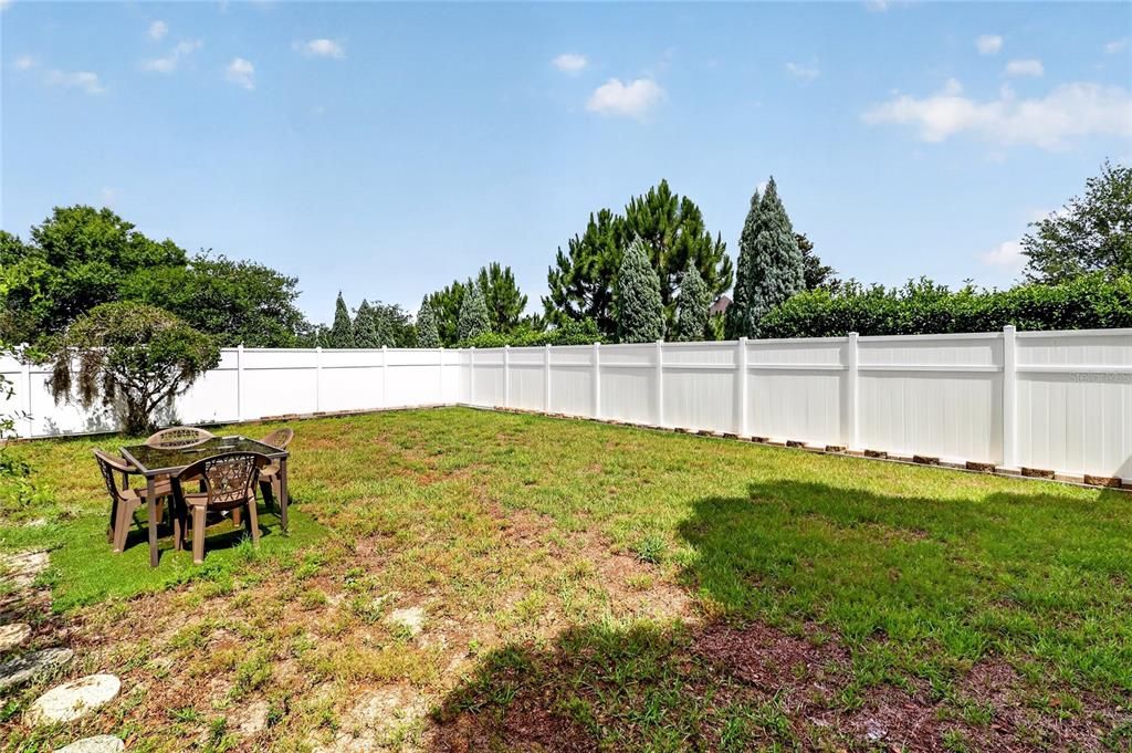 Activo con contrato: $370,000 (4 camas, 2 baños, 1668 Pies cuadrados)