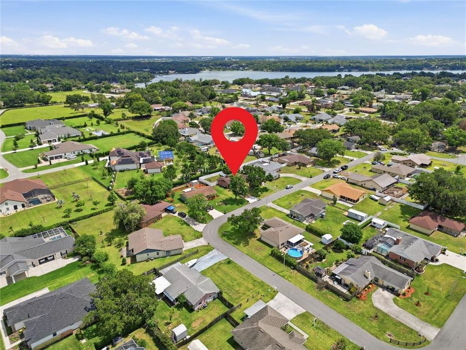 Activo con contrato: $370,000 (4 camas, 2 baños, 1668 Pies cuadrados)