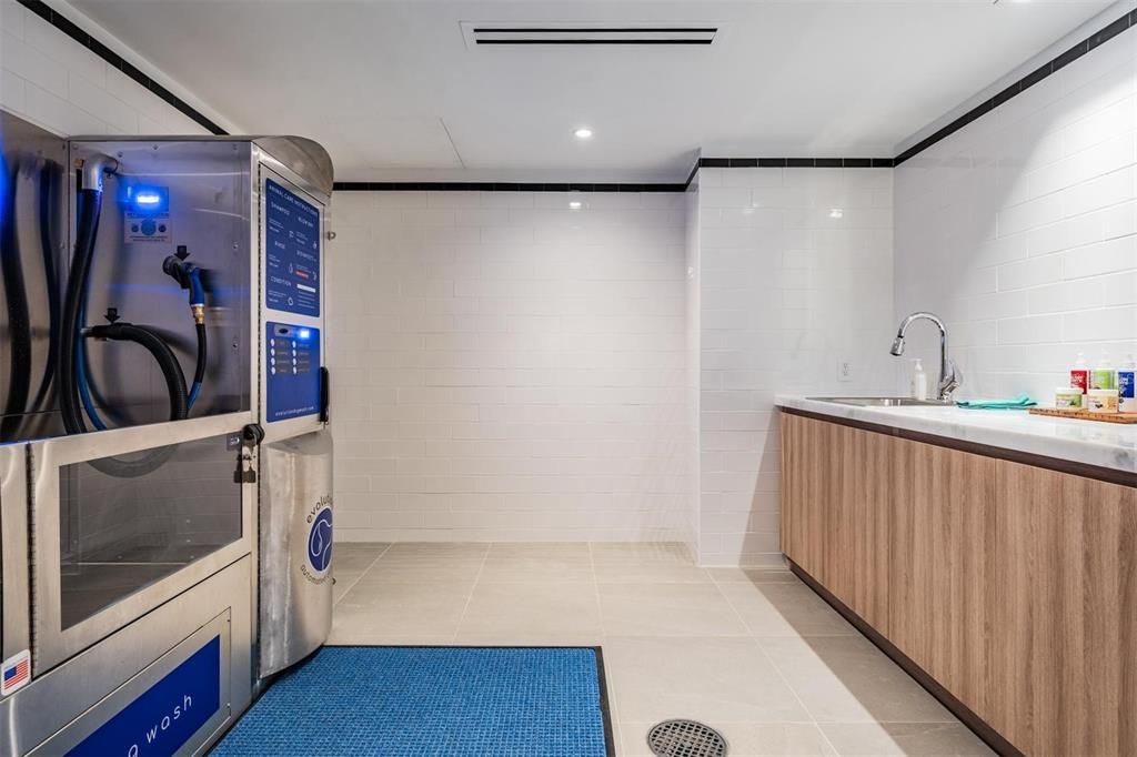 For Rent: $14,000 (2 beds, 2 baths, 2305 Square Feet)