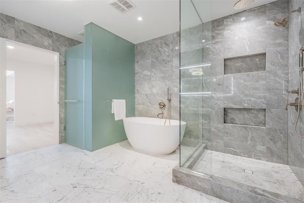 For Rent: $14,000 (2 beds, 2 baths, 2305 Square Feet)