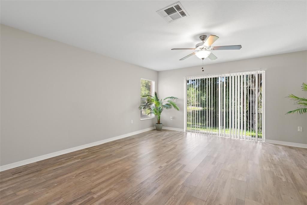 En Venta: $225,000 (3 camas, 2 baños, 1477 Pies cuadrados)