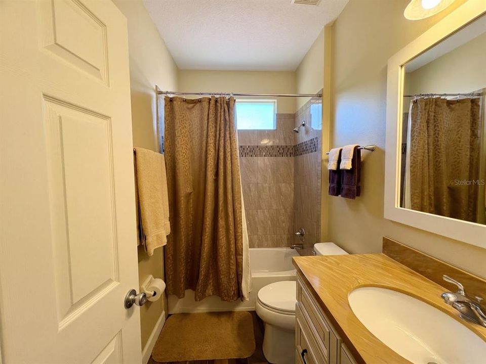 For Sale: $385,000 (3 beds, 2 baths, 1928 Square Feet)