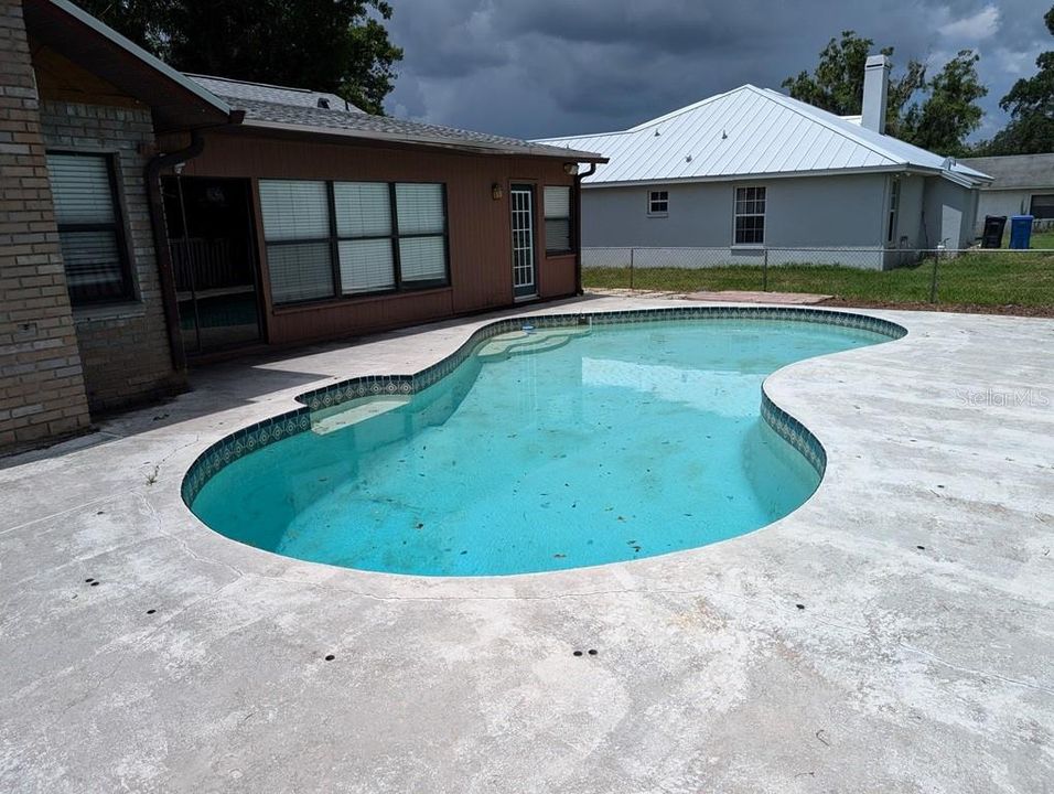 For Sale: $464,400 (4 beds, 2 baths, 1868 Square Feet)
