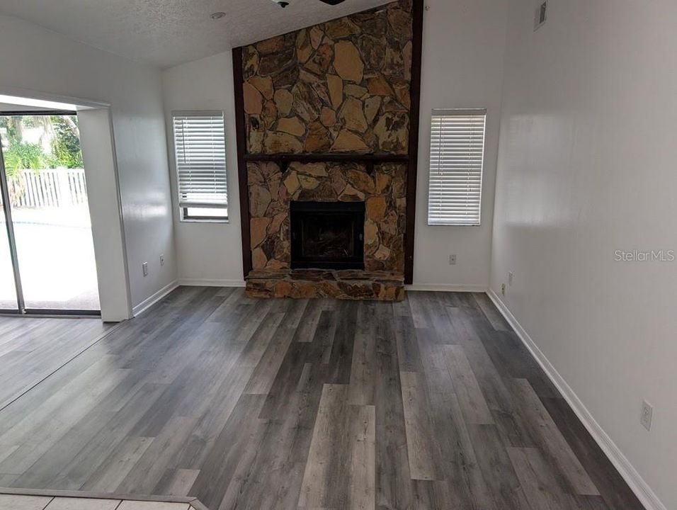 For Sale: $464,400 (4 beds, 2 baths, 1868 Square Feet)