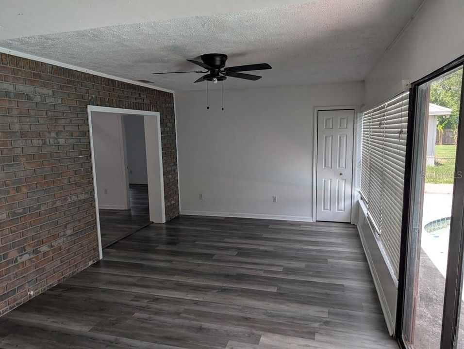 For Sale: $464,400 (4 beds, 2 baths, 1868 Square Feet)