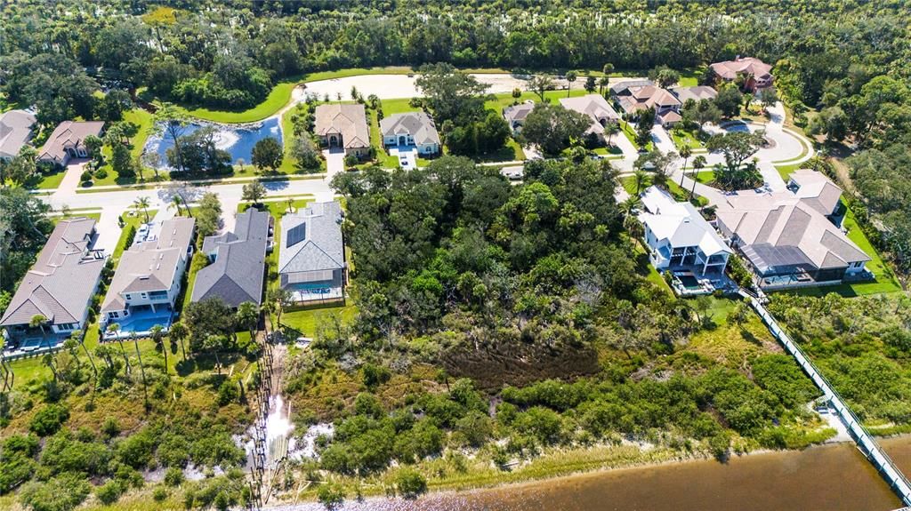 待售: $329,000 (0.52 acres)