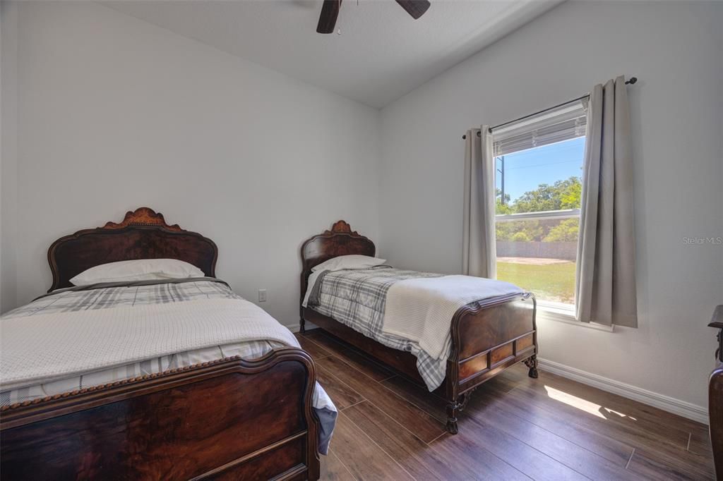 For Sale: $315,000 (3 beds, 2 baths, 1371 Square Feet)