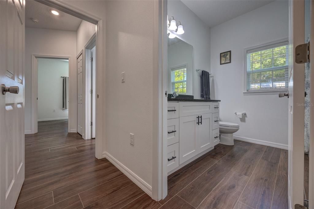 For Sale: $315,000 (3 beds, 2 baths, 1371 Square Feet)
