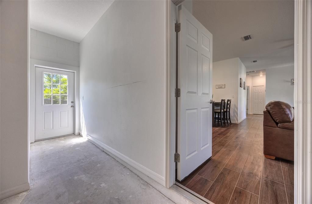 For Sale: $315,000 (3 beds, 2 baths, 1371 Square Feet)
