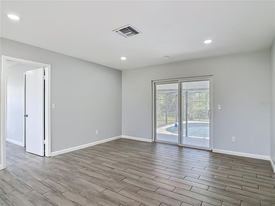 For Sale: $315,000 (3 beds, 2 baths, 1325 Square Feet)