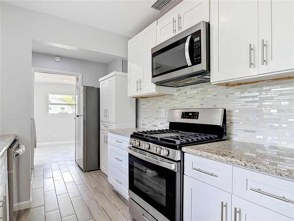 For Sale: $315,000 (3 beds, 2 baths, 1325 Square Feet)