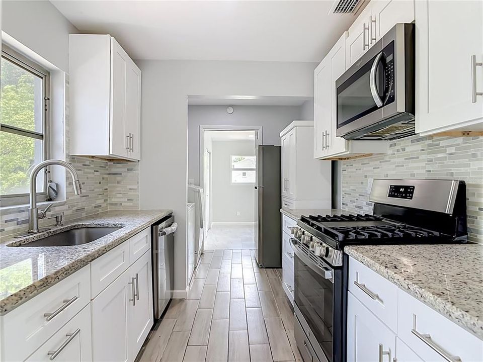 For Sale: $315,000 (3 beds, 2 baths, 1325 Square Feet)