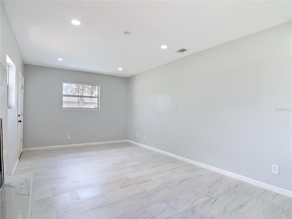 For Sale: $315,000 (3 beds, 2 baths, 1325 Square Feet)