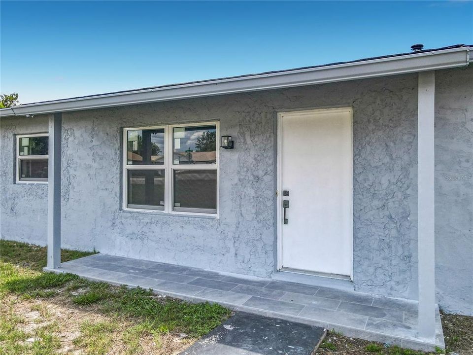 For Sale: $315,000 (3 beds, 2 baths, 1325 Square Feet)