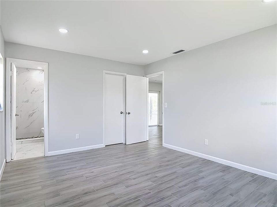 For Sale: $315,000 (3 beds, 2 baths, 1325 Square Feet)