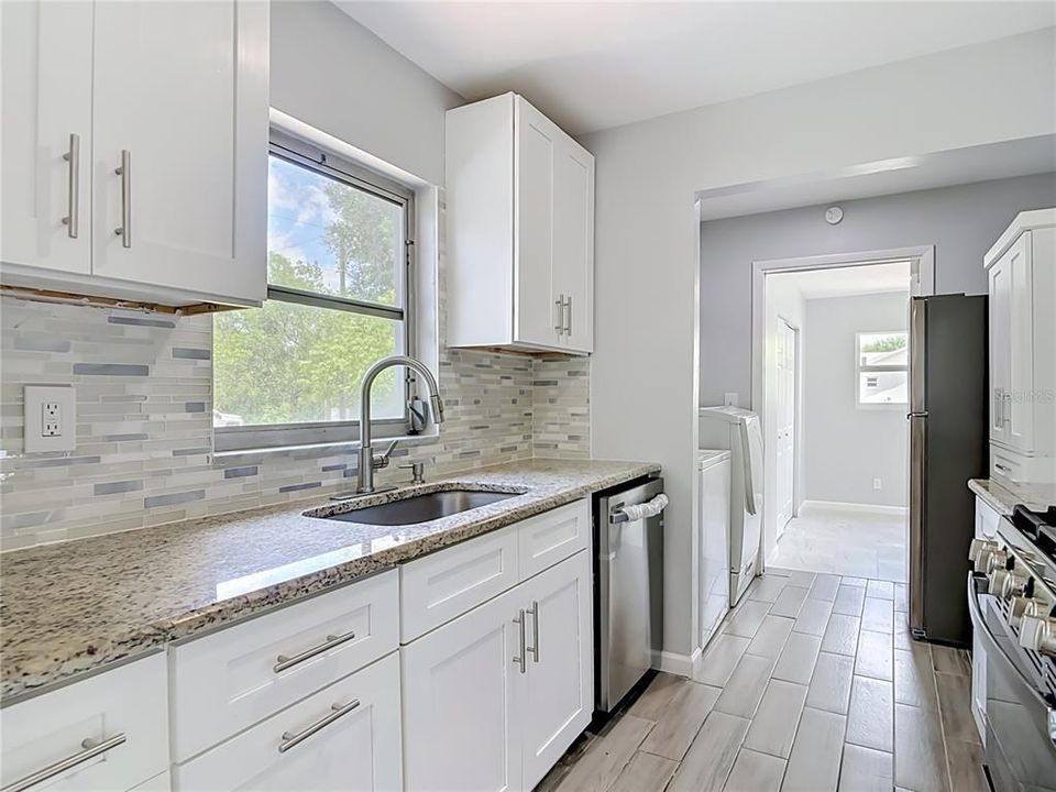 For Sale: $315,000 (3 beds, 2 baths, 1325 Square Feet)