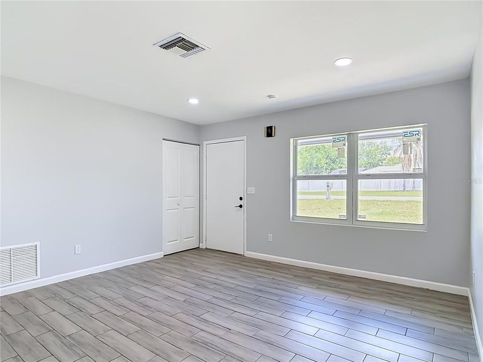 For Sale: $315,000 (3 beds, 2 baths, 1325 Square Feet)