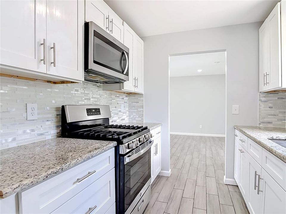For Sale: $315,000 (3 beds, 2 baths, 1325 Square Feet)