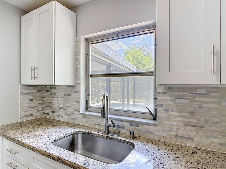 For Sale: $315,000 (3 beds, 2 baths, 1325 Square Feet)