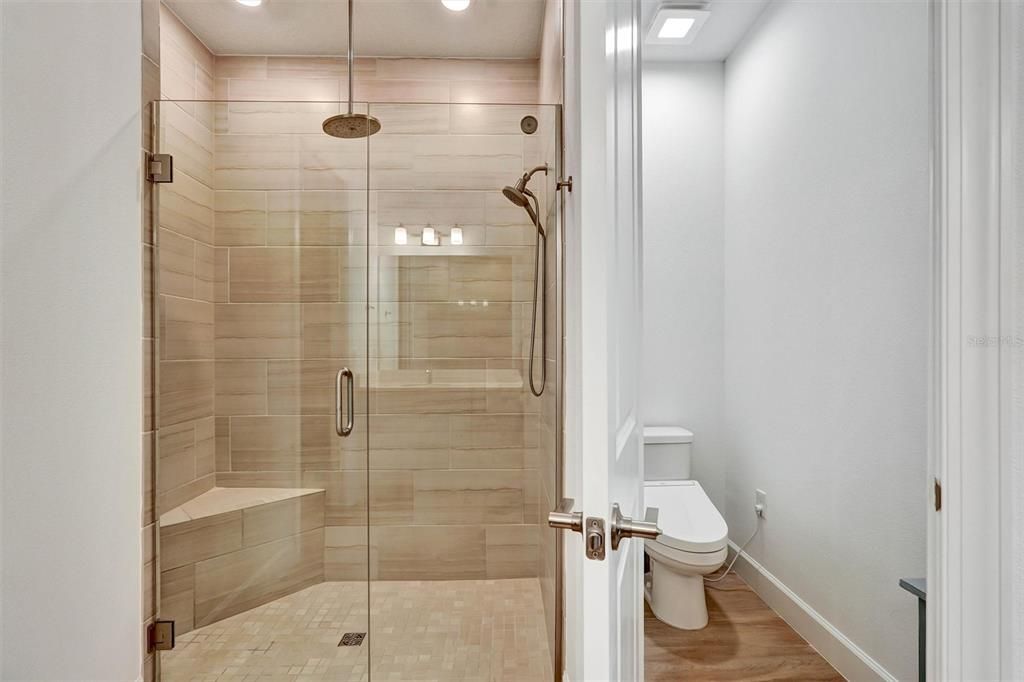 En Venta: $899,900 (3 camas, 2 baños, 1920 Pies cuadrados)