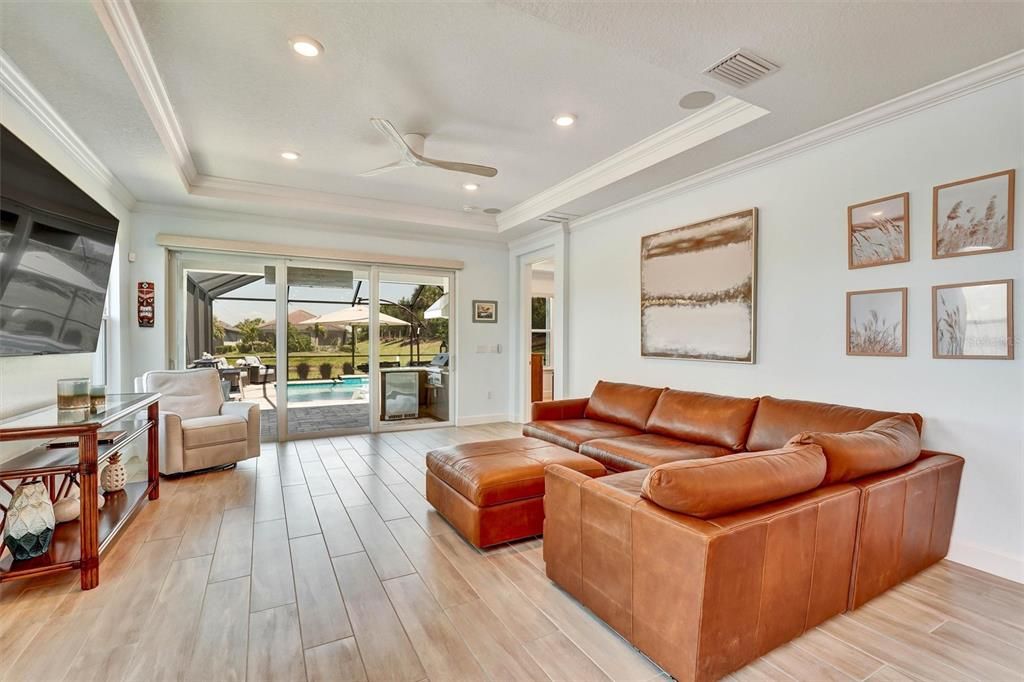 En Venta: $899,900 (3 camas, 2 baños, 1920 Pies cuadrados)