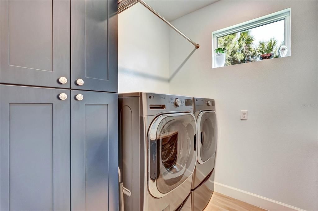 En Venta: $899,900 (3 camas, 2 baños, 1920 Pies cuadrados)