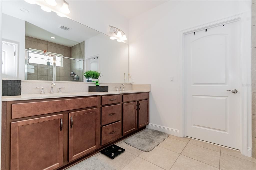 For Rent: $3,500 (4 beds, 3 baths, 2732 Square Feet)