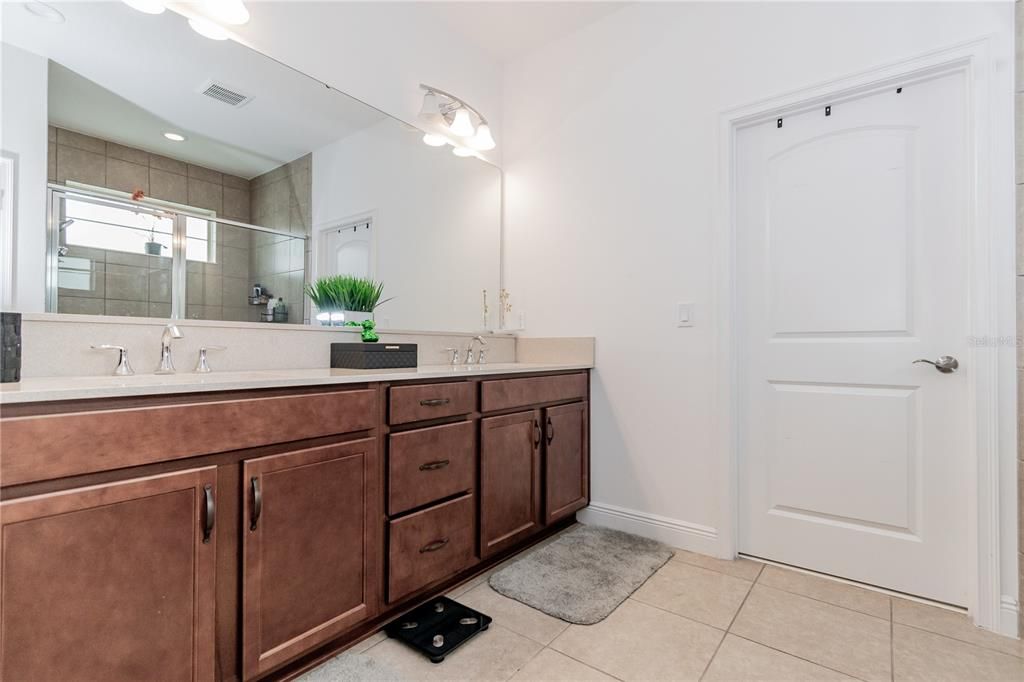 For Rent: $3,500 (4 beds, 3 baths, 2732 Square Feet)
