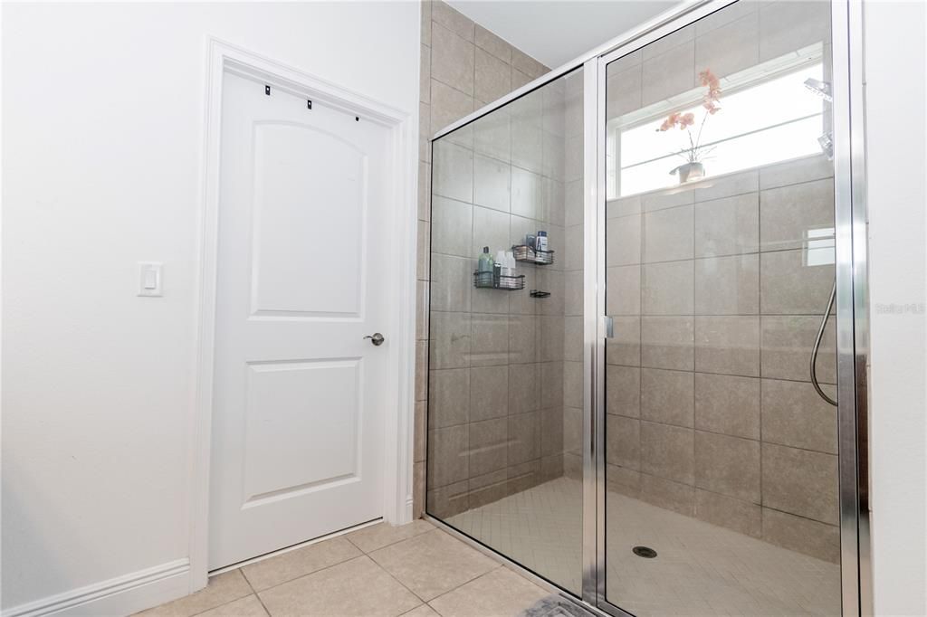 For Rent: $3,500 (4 beds, 3 baths, 2732 Square Feet)