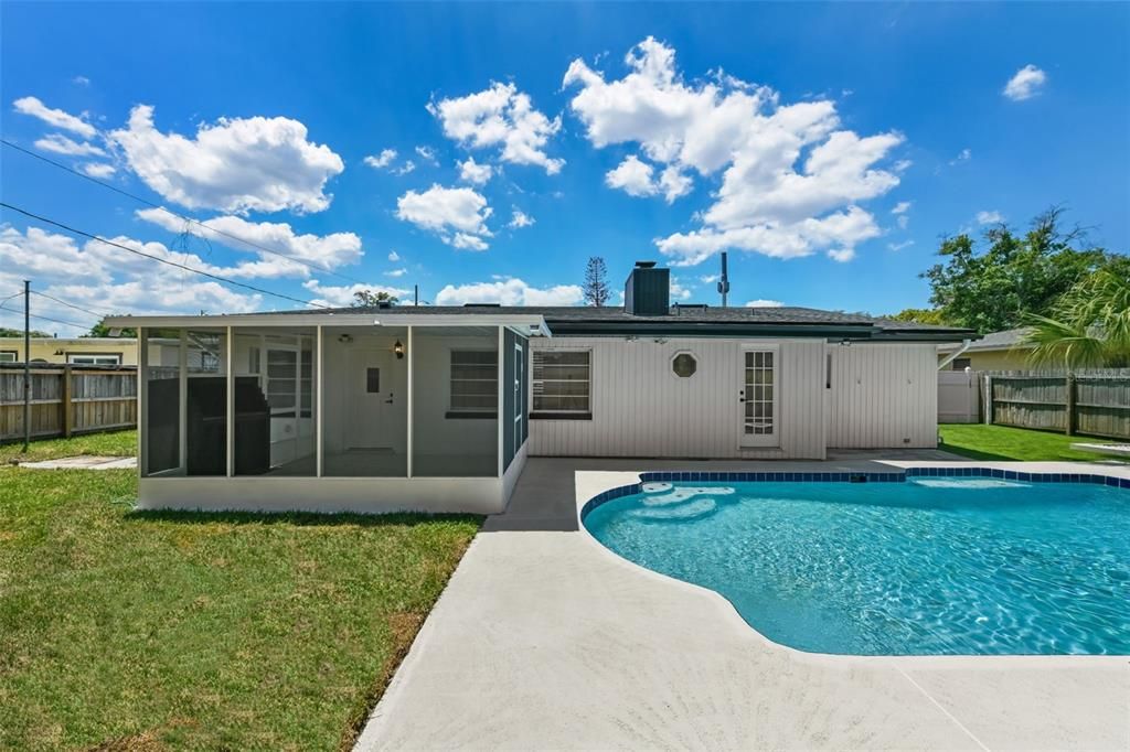 Activo con contrato: $399,999 (3 camas, 2 baños, 1526 Pies cuadrados)