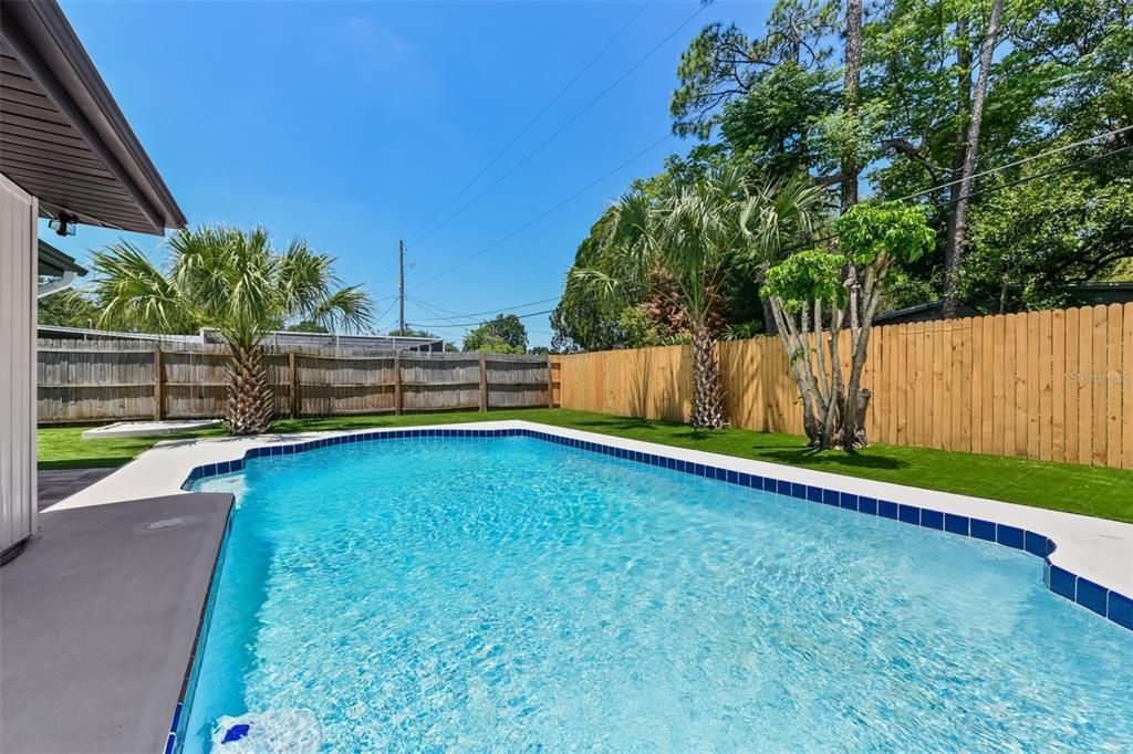 Activo con contrato: $399,999 (3 camas, 2 baños, 1526 Pies cuadrados)