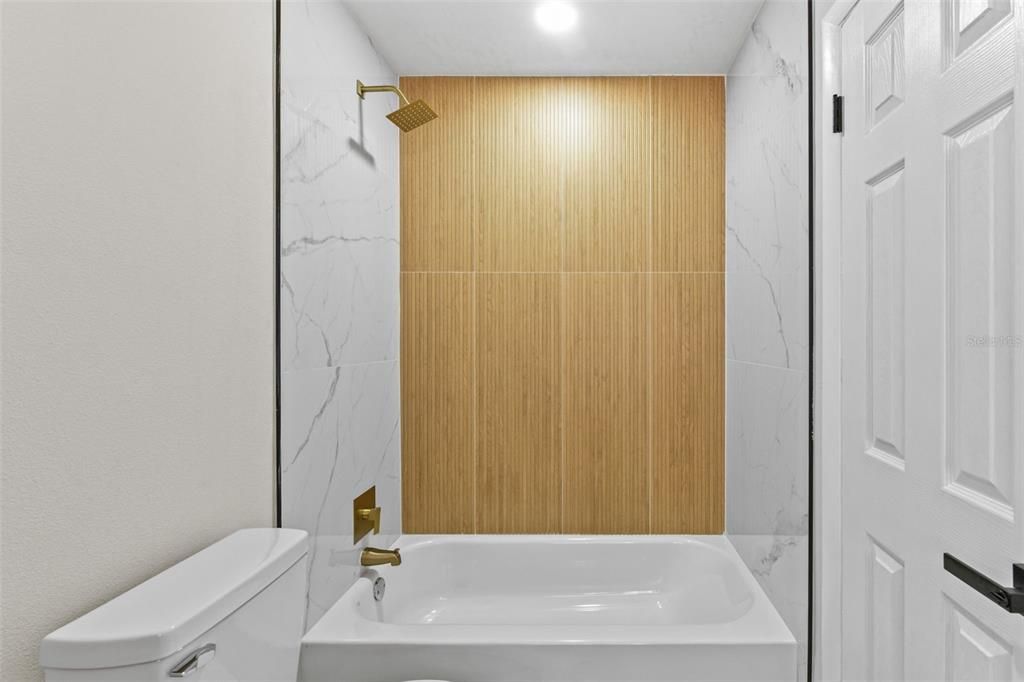 Activo con contrato: $399,999 (3 camas, 2 baños, 1526 Pies cuadrados)