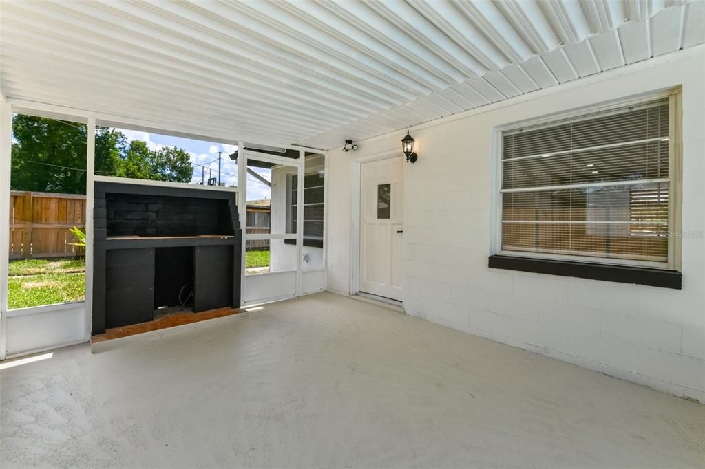 Activo con contrato: $399,999 (3 camas, 2 baños, 1526 Pies cuadrados)