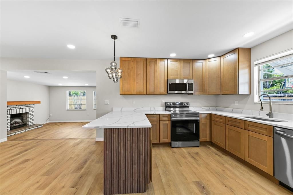 Activo con contrato: $399,999 (3 camas, 2 baños, 1526 Pies cuadrados)