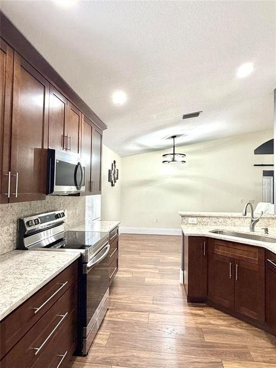 For Sale: $359,000 (3 beds, 2 baths, 1504 Square Feet)