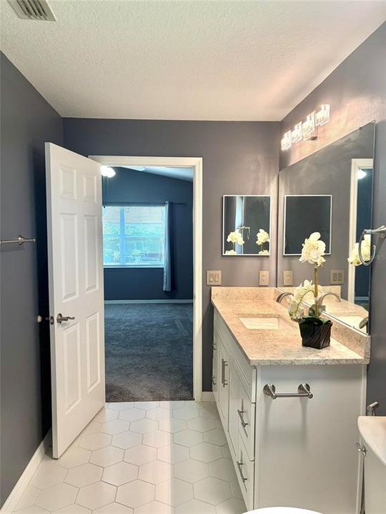 For Sale: $359,000 (3 beds, 2 baths, 1504 Square Feet)